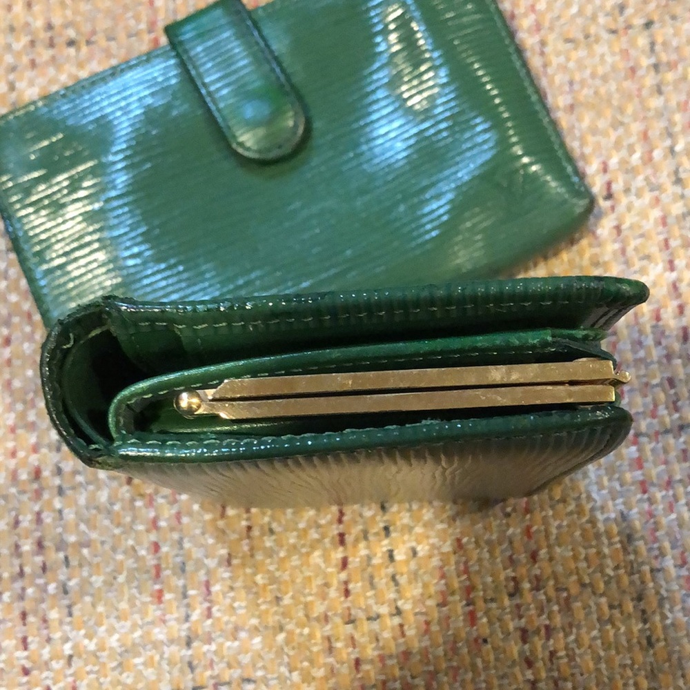 LOUIS VUITTON Green EPI Kiss Lock Wallet Porte Monnaie Viennois MI0966 - Picture 12 of 17